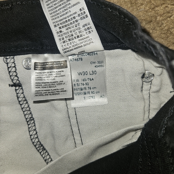 Levis Jeans - Picture 4 of 4